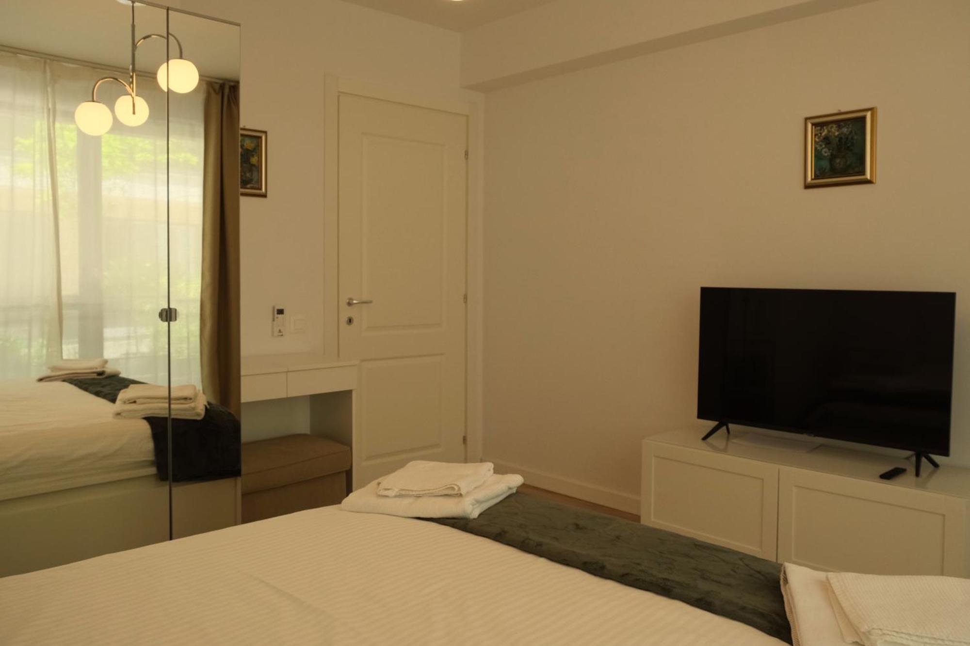 Bucharest Booking Apartments-Self Check-In Buitenkant foto